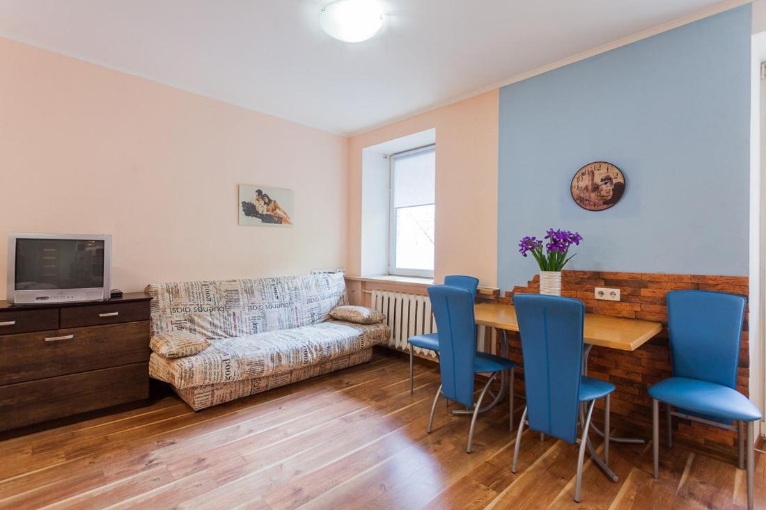 Cozy Apartments Near Olympic Stadium Kyiv Exterior photo